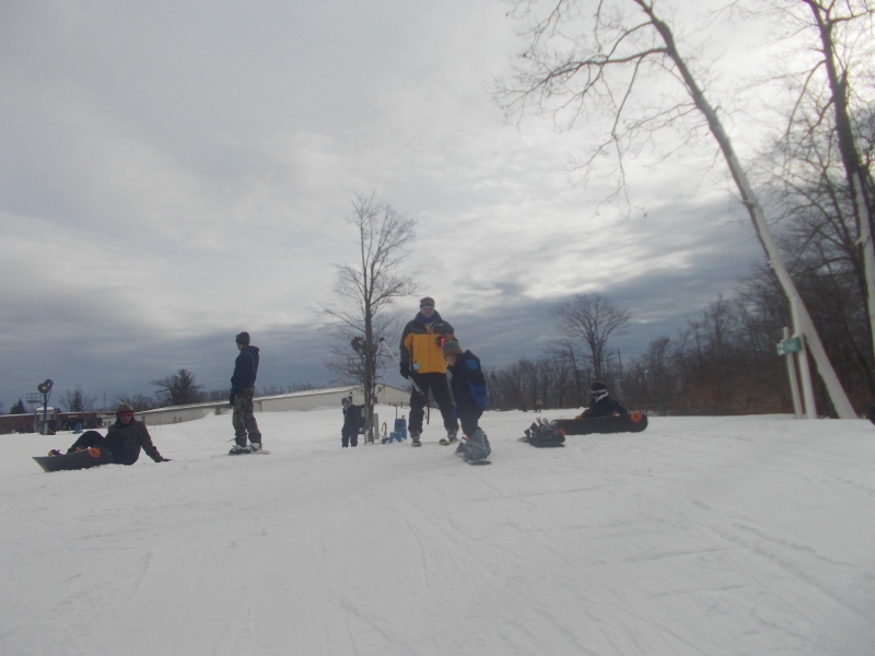 carson snowboarding at jackfrost-10913